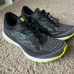 Brooks Black and Yellow Athletic Shoes